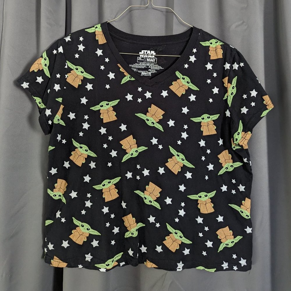 Disney Star Wars Mandalorian Grogu V-Neck Tee Shirt Plus Size 2X